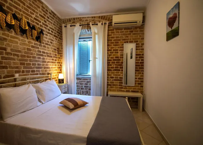 Luna No3 * Corfu (city)